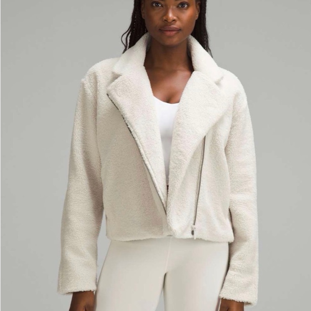Lululemon Textured Fleece Collared Jacket
Bone 4